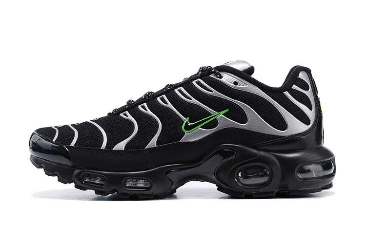 air-max-plus-tn-metallic-strike.webp AIR MAX PLUS TN ‘METALLIC STRIKE’