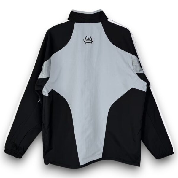 05468930.jpg Chaqueta Real Madrid 2004-2005 Cortavientos