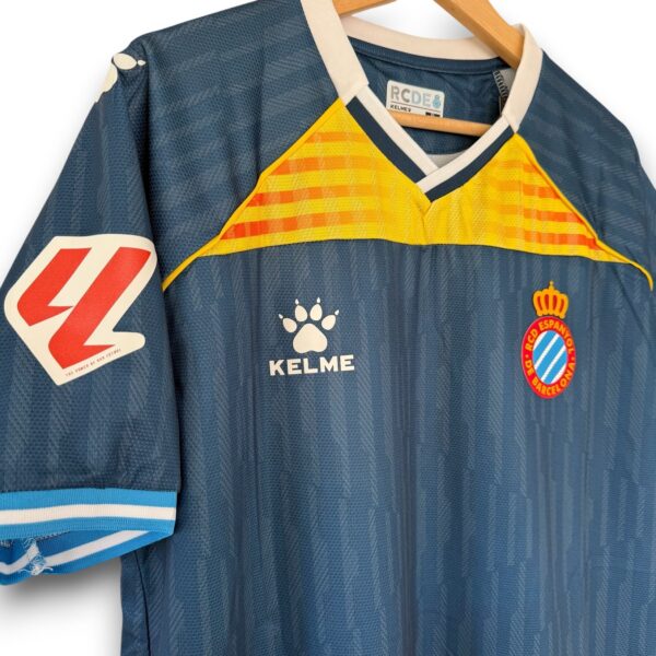 0CA02815-05B9-4D27-8B58-26D9190E50D2.jpg Camiseta Espanyol 2025-2026 Alternativa