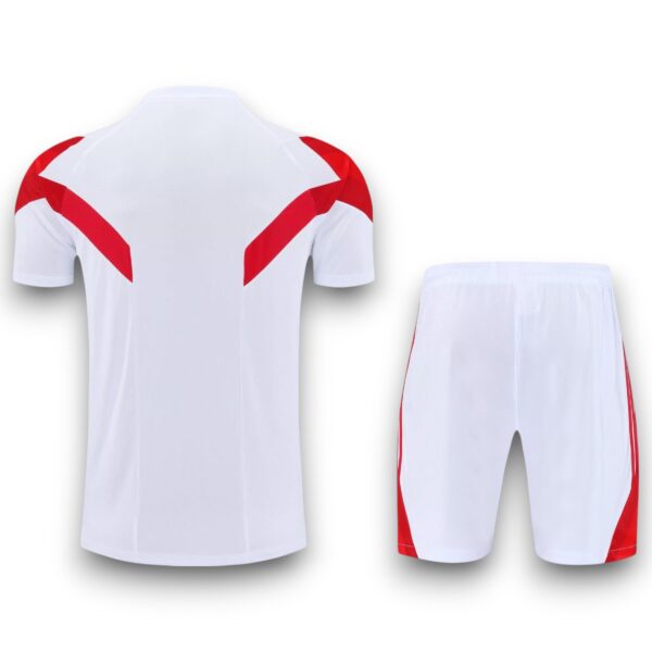 Conjunto Bayern 2025-2026 – Entrenamiento