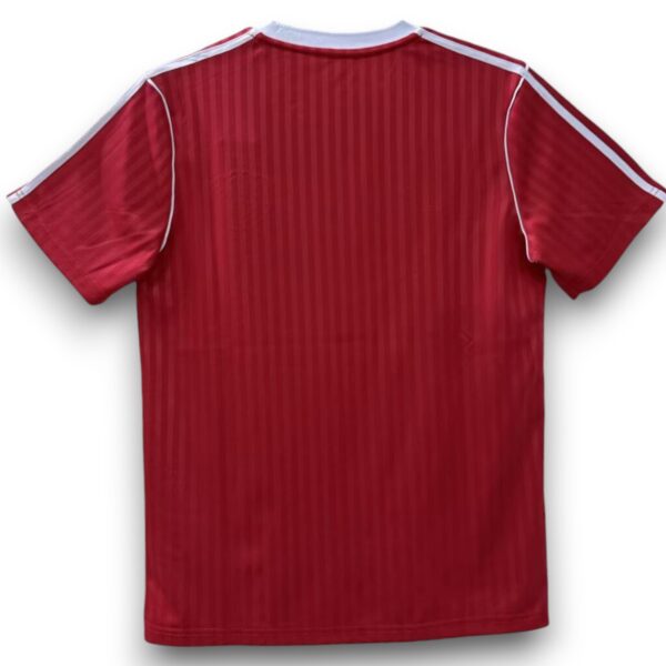 3a2e5ecb-Photoroom.jpg Camiseta Manchester United Entrenamiento – Retro