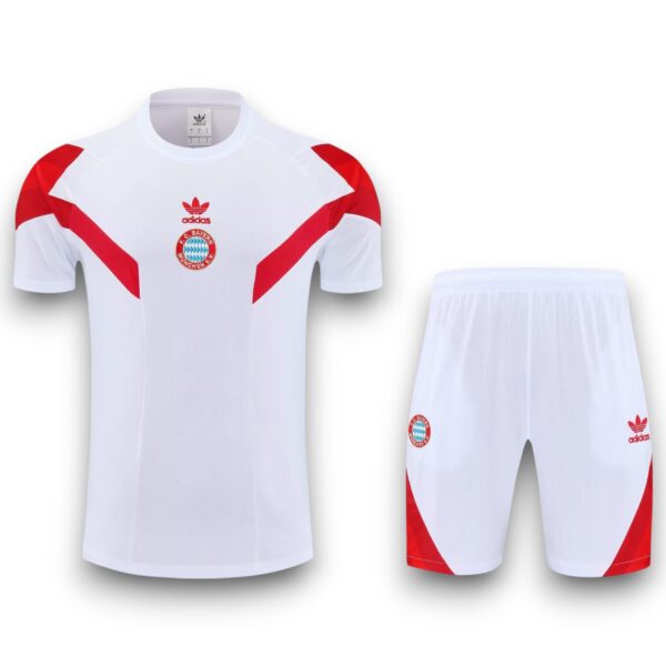 Conjunto Bayern 2025-2026 – Entrenamiento