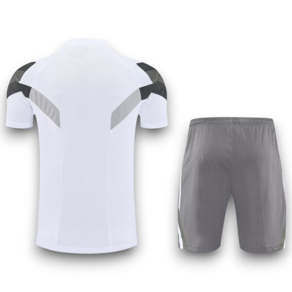 Conjunto Real Madrid 2025-2026 – Entrenamiento