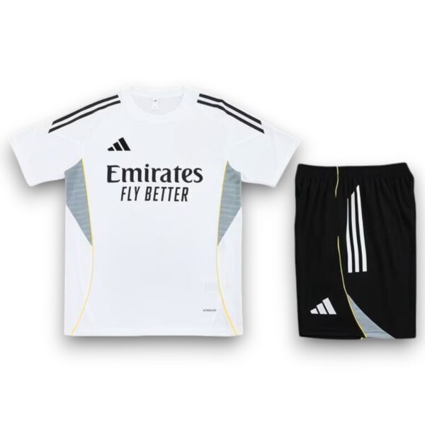 Conjunto Real Madrid 2025-2026 –  Local Entrenamiento