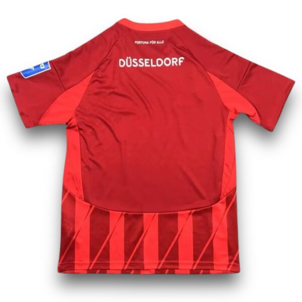 IMG-5330_f23b1878-ec75-435e-a44f-9305b55673da.jpg Camiseta Fortuna Düsseldorf 2024-2025 Local