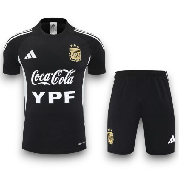 Conjunto Argentina Visitante 2025-2026 – Entrenamiento