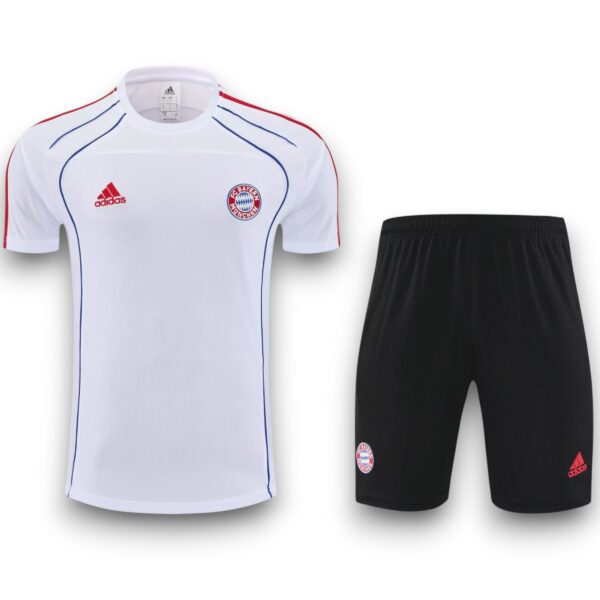 Conjunto Bayern 2025-2026 – Entrenamiento 2