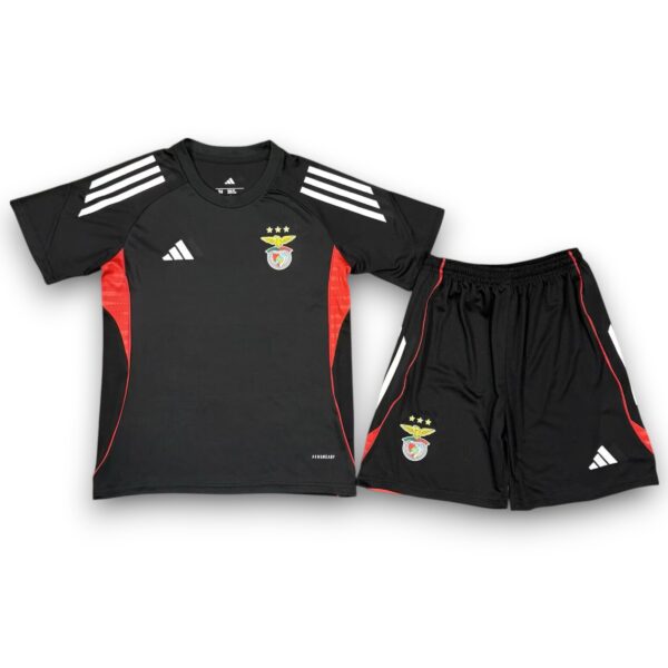ben-fica-25-26-black-training-kid-kit-Photoroom.jpg Camiseta Benfica 2025-2026 Entrenamiento