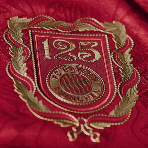 Camiseta Bayern Múnich 2025-2026 125th Aniversario Manga Larga – Version Pro Player