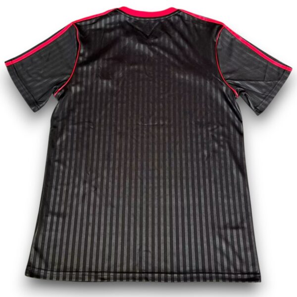 Camiseta Manchester United Entrenamiento – Retro Black