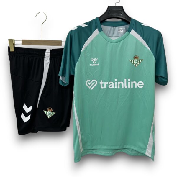Conjunto Betis 2025-2026 – Entrenamiento