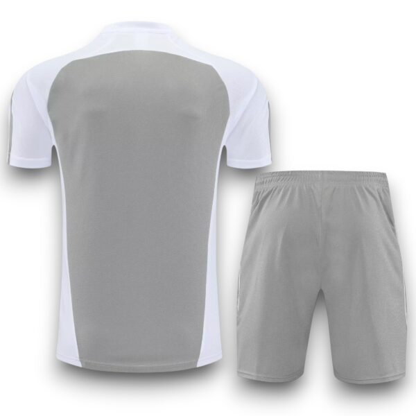 Conjunto Real Madrid 2025-2026 Gris – Entrenamiento