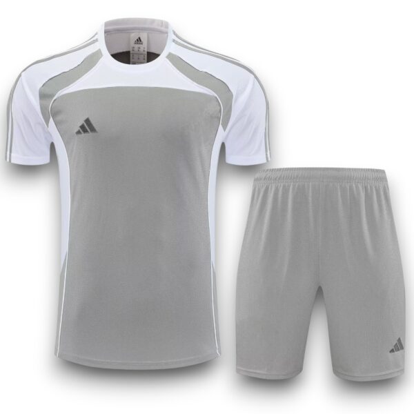 Conjunto Real Madrid 2025-2026 Gris – Entrenamiento