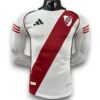 river-25-26-home-long-sleeve-player-version-S-4XL-Photoroom.jpg Camiseta River Plate 2025-2026 Local Manga Larga – Version Pro Player