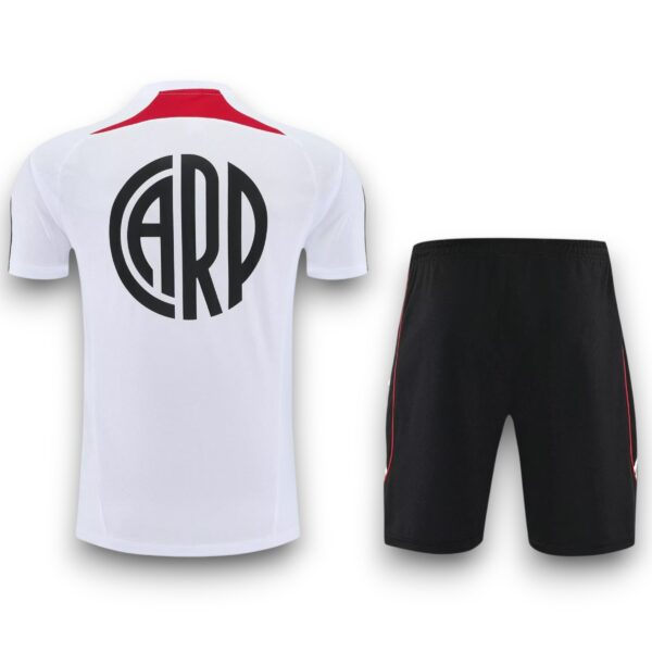 Conjunto River Plate Visitante 2025-2026 – Entrenamiento