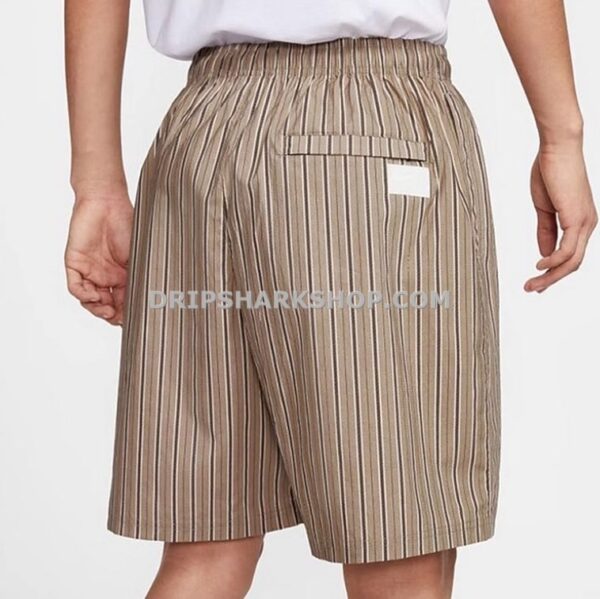 NK TECH SHORTS - Marrón