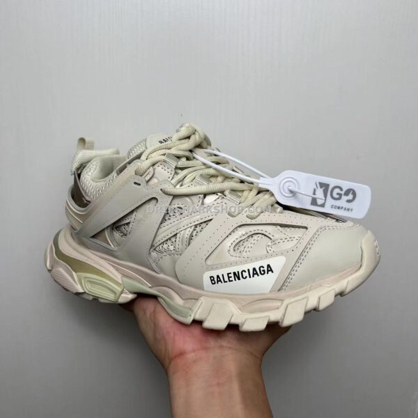 1214d18c BALENCIAGA - Beige