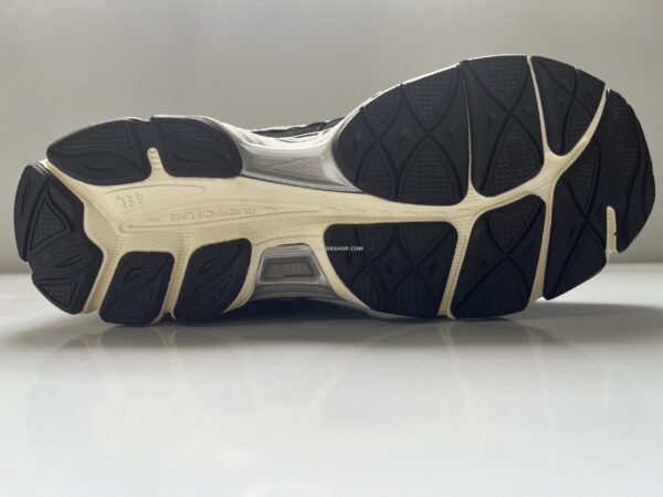 Asics NYC Waterproof - Beige