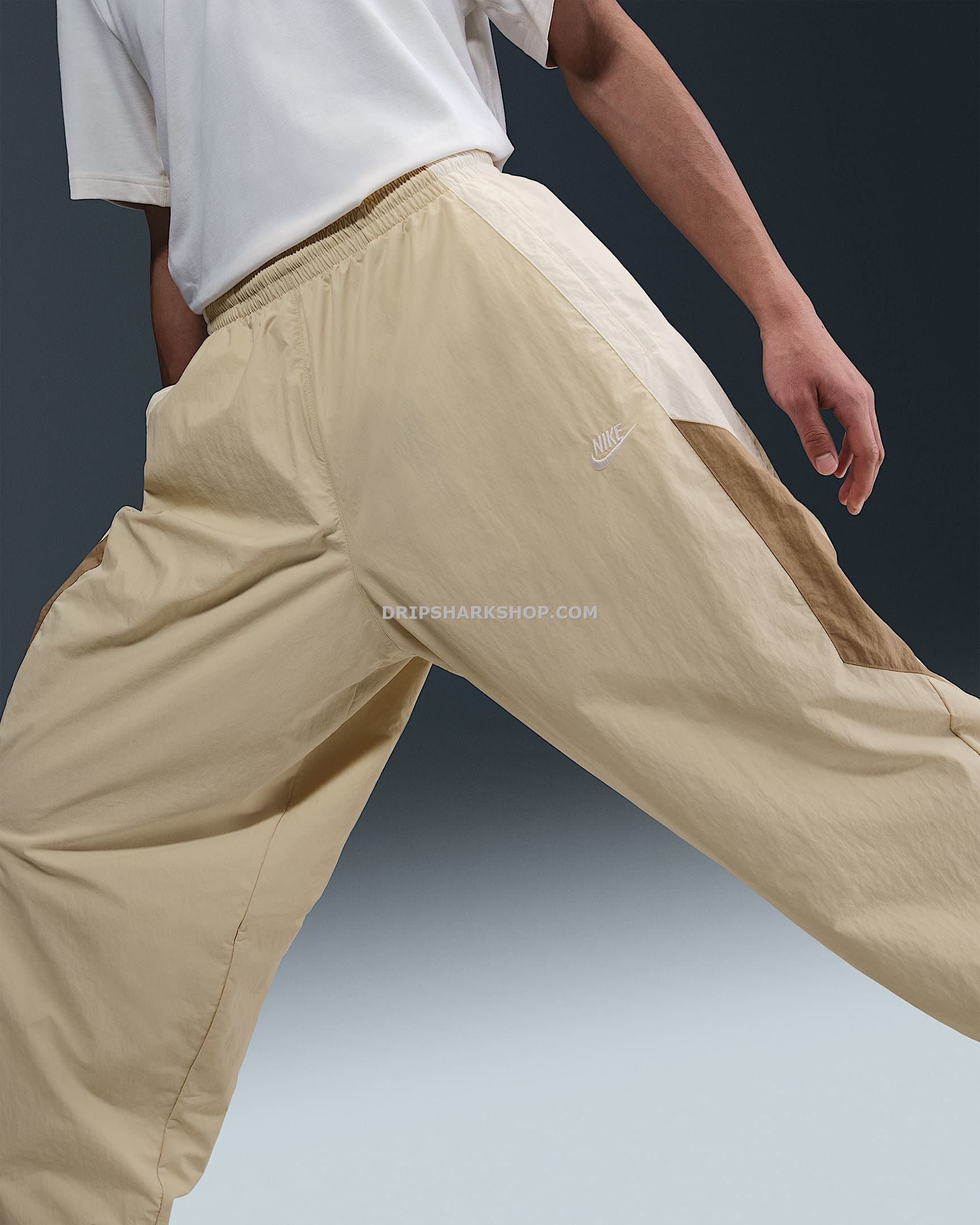 NK TECH SHORTS - Beige - Imagen 2