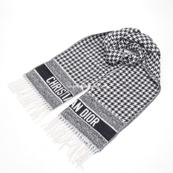 3b814056 Bufanda DIOR