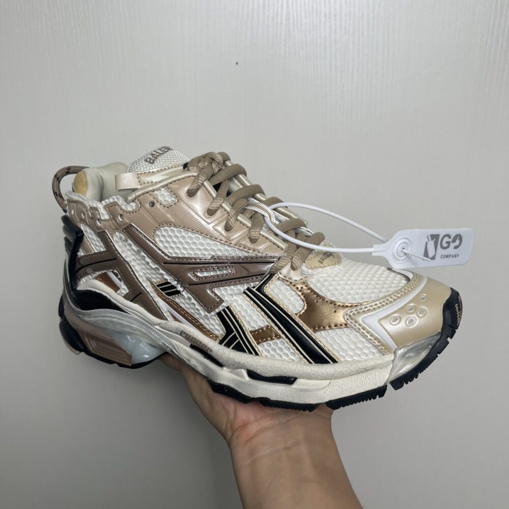 BALENCIAGA - Beige