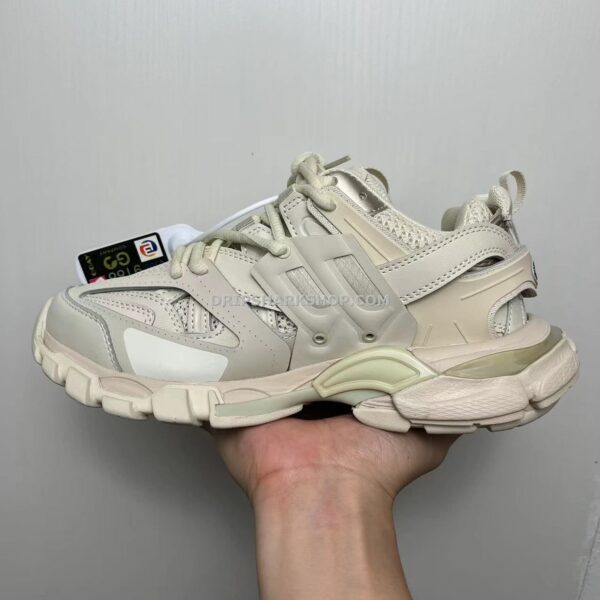 48063f24 BALENCIAGA - Beige