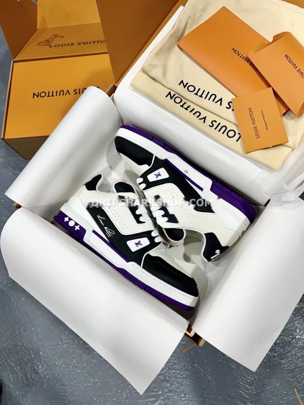 6136fb2e Sneaker LV Trainer 2025