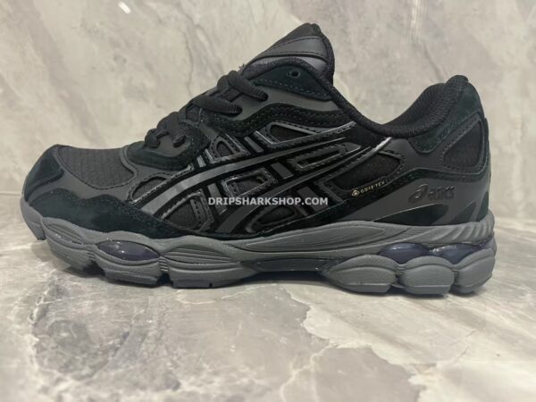Asics NYC Waterproof - Negro
