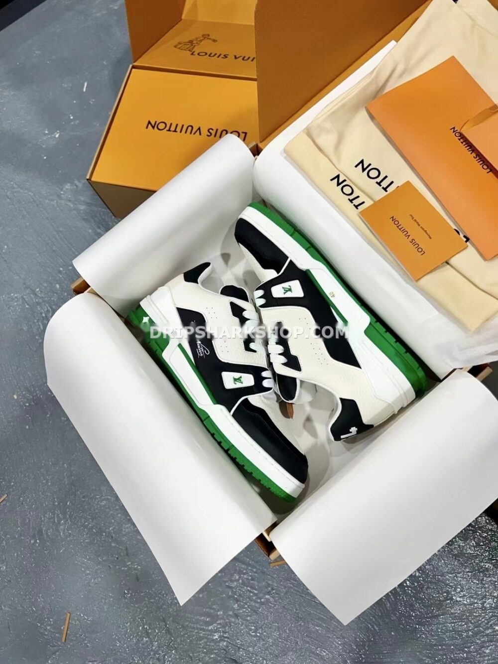 6f205353 Sneaker LV Trainer 2025