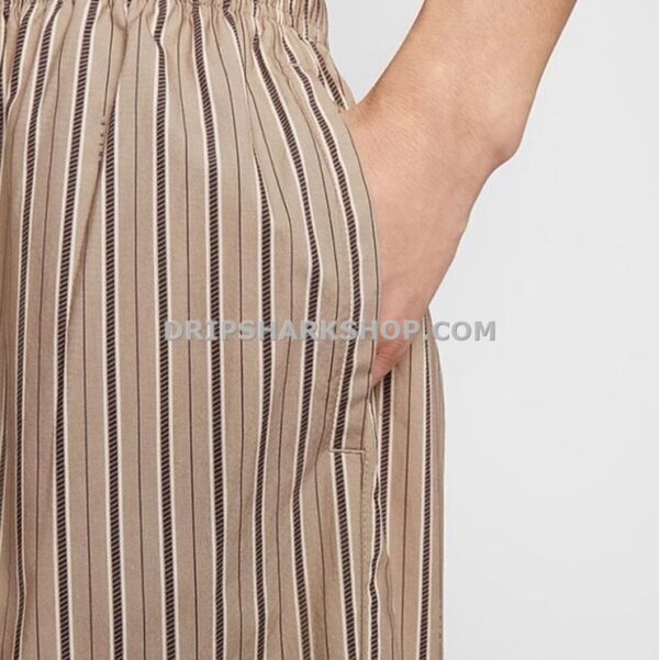 NK TECH SHORTS - Marrón