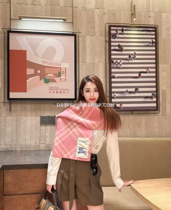 75d93bd5 Bufanda BURBERRY