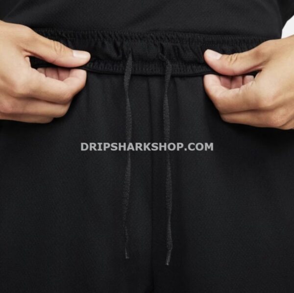 NK TECH SHORTS - Negro