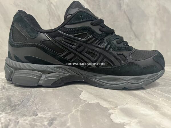 Asics NYC Waterproof - Negro