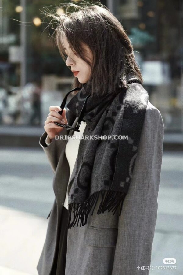 8c029088 Bufanda GUCCI