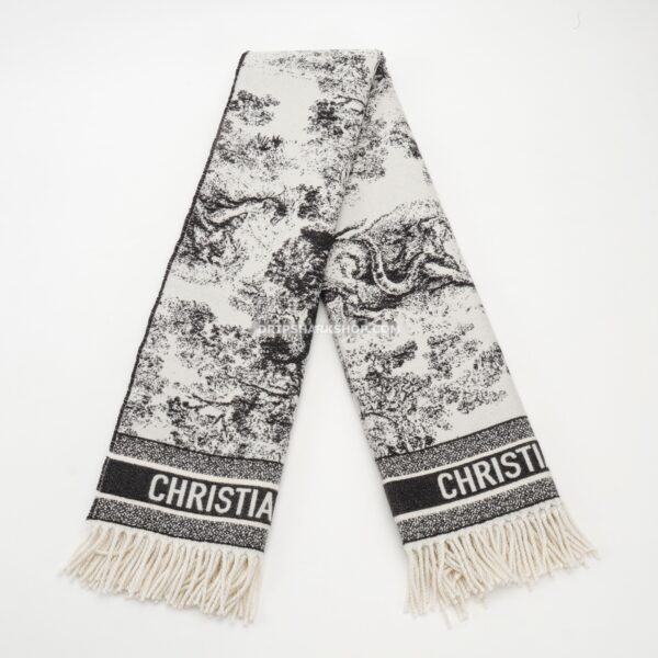 8d6c4f64 Bufanda DIOR