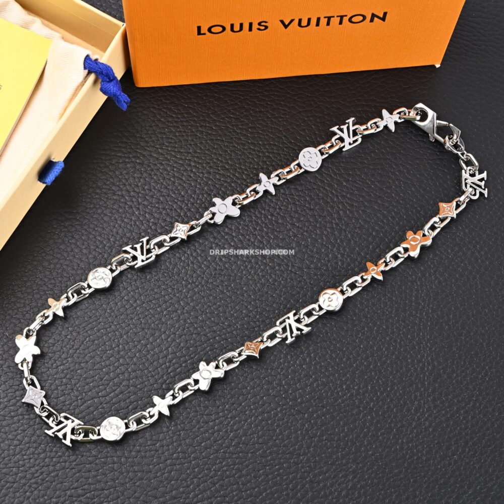 Necklace LOUIS VUITTON