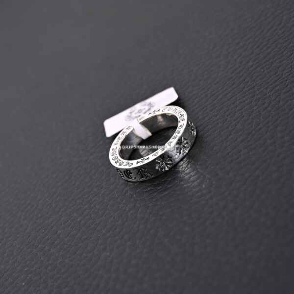 943b1938-scaled-1 Ring CHROME HEARTS