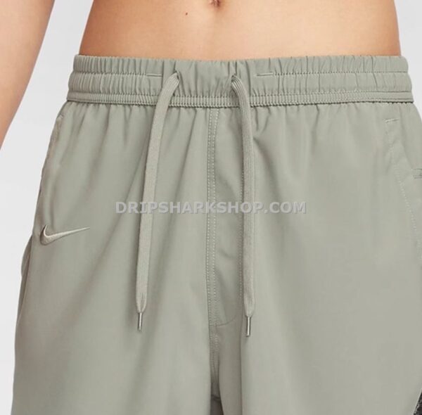 948d3f1a NK TECH SHORTS - Gris