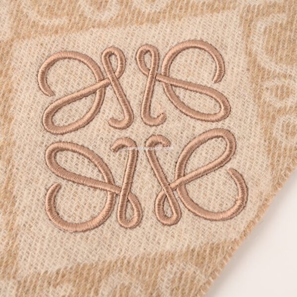 9a6fbbe6-scaled-1 Bufanda LOEWE