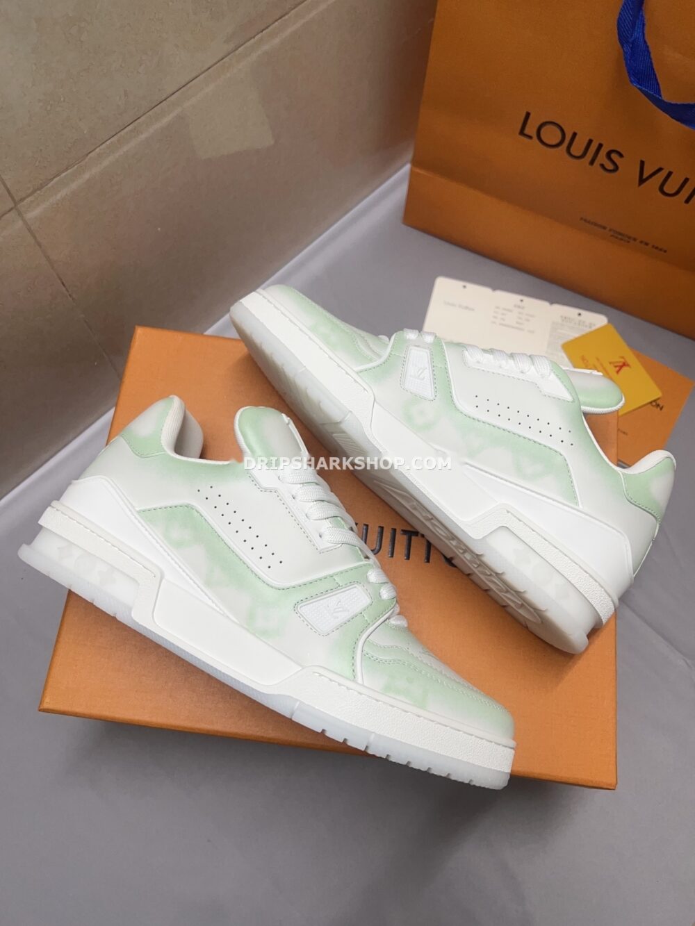 9f7b2b5c Sneaker LV Trainer 2025