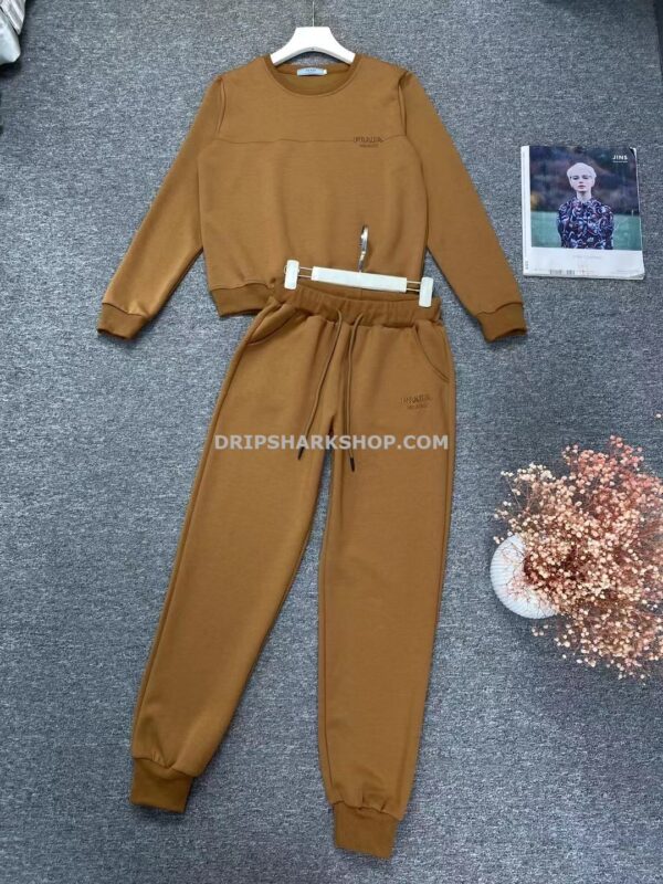 Chandal Prada - Marrón