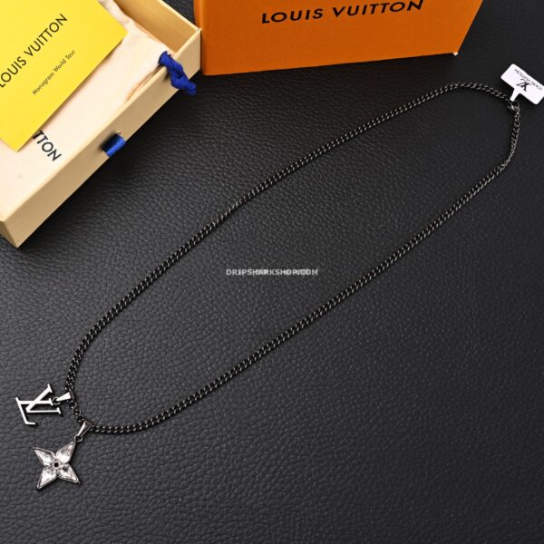 Necklace LOUIS VUITTON