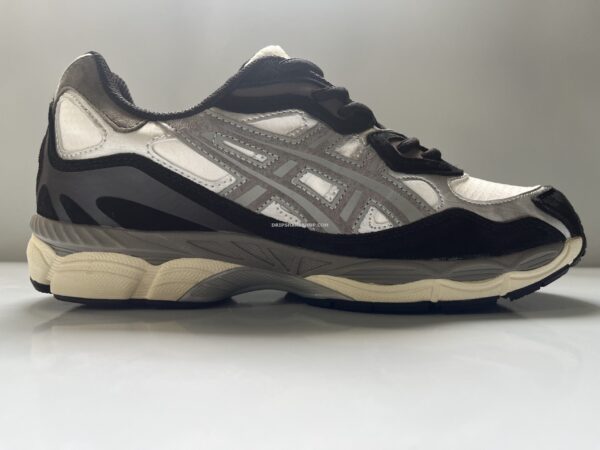 Asics NYC Waterproof - Beige