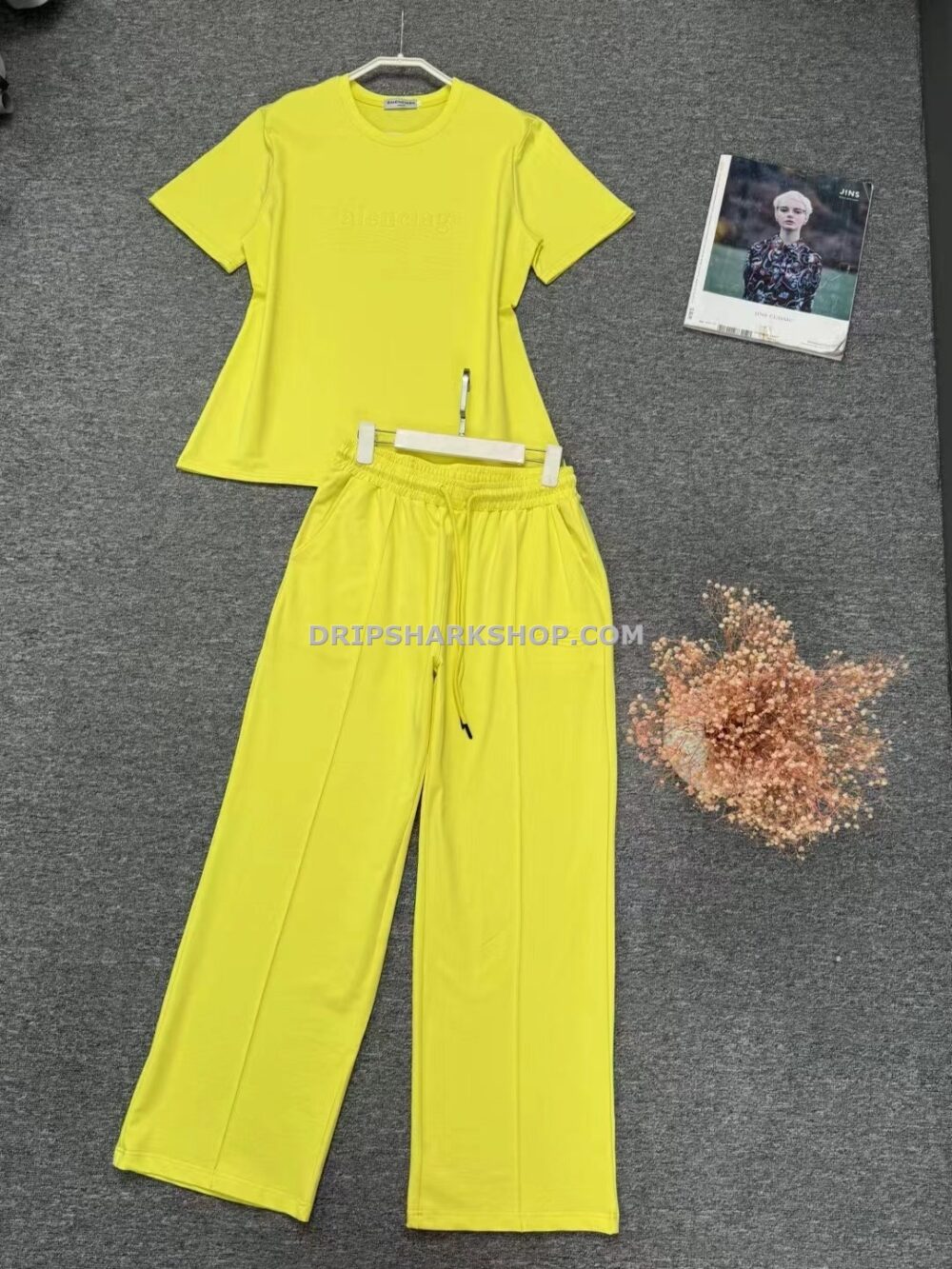 b90be615 Chandal Balenciaga - Amarillo