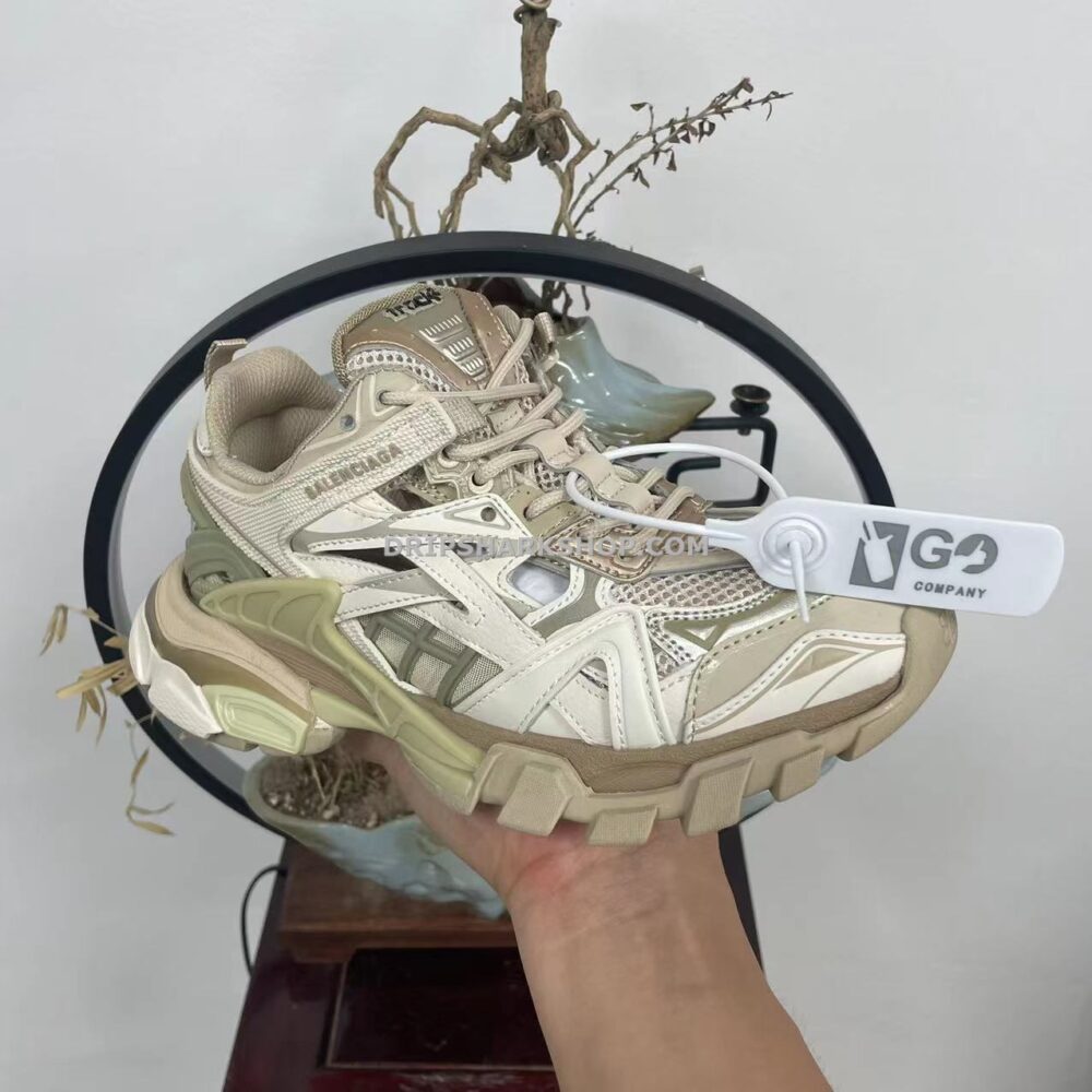 BALENCIAGA - Beige
