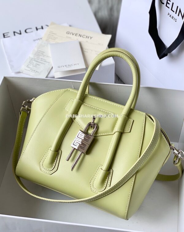 bd20a5d7 GIVENCHY Bolso