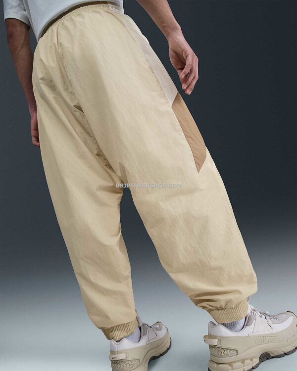 NK TECH SHORTS - Beige