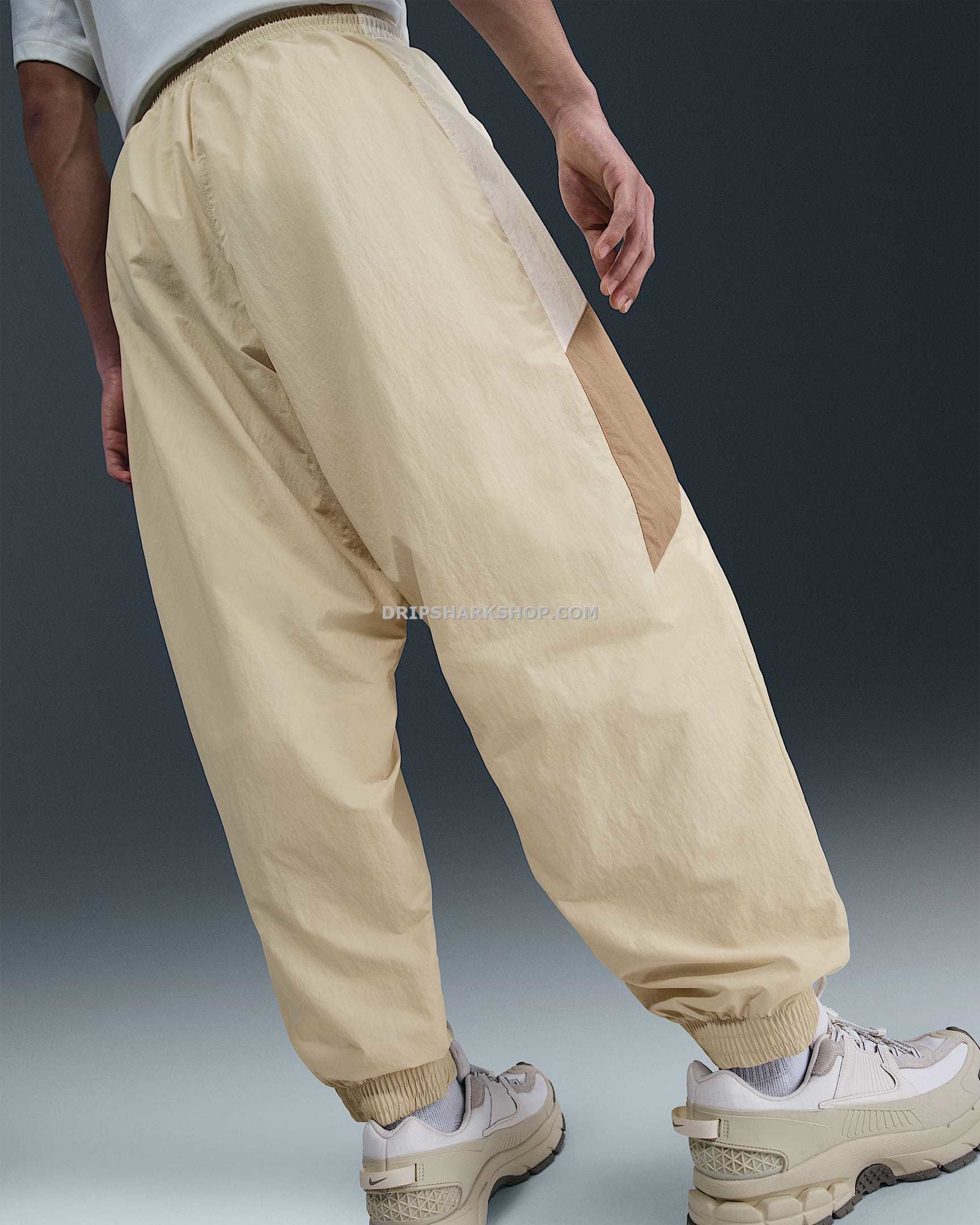 NK TECH SHORTS - Beige - Imagen 3