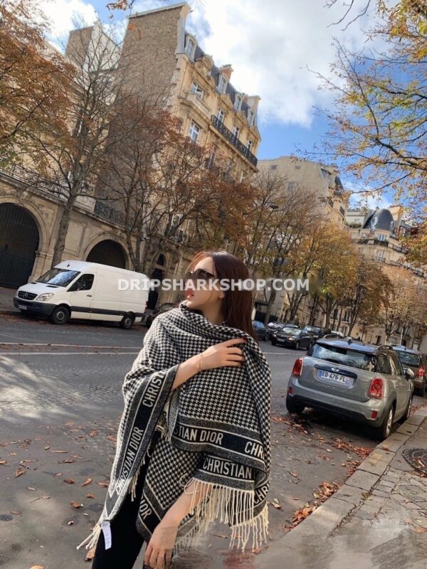 c1f02e32 Bufanda DIOR