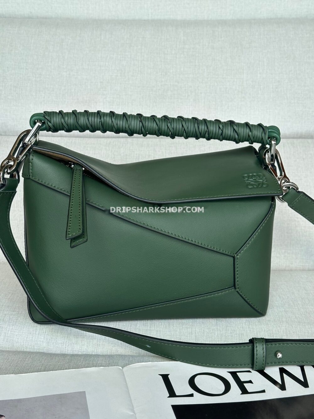 c6b193f6 Bolso LOEWE